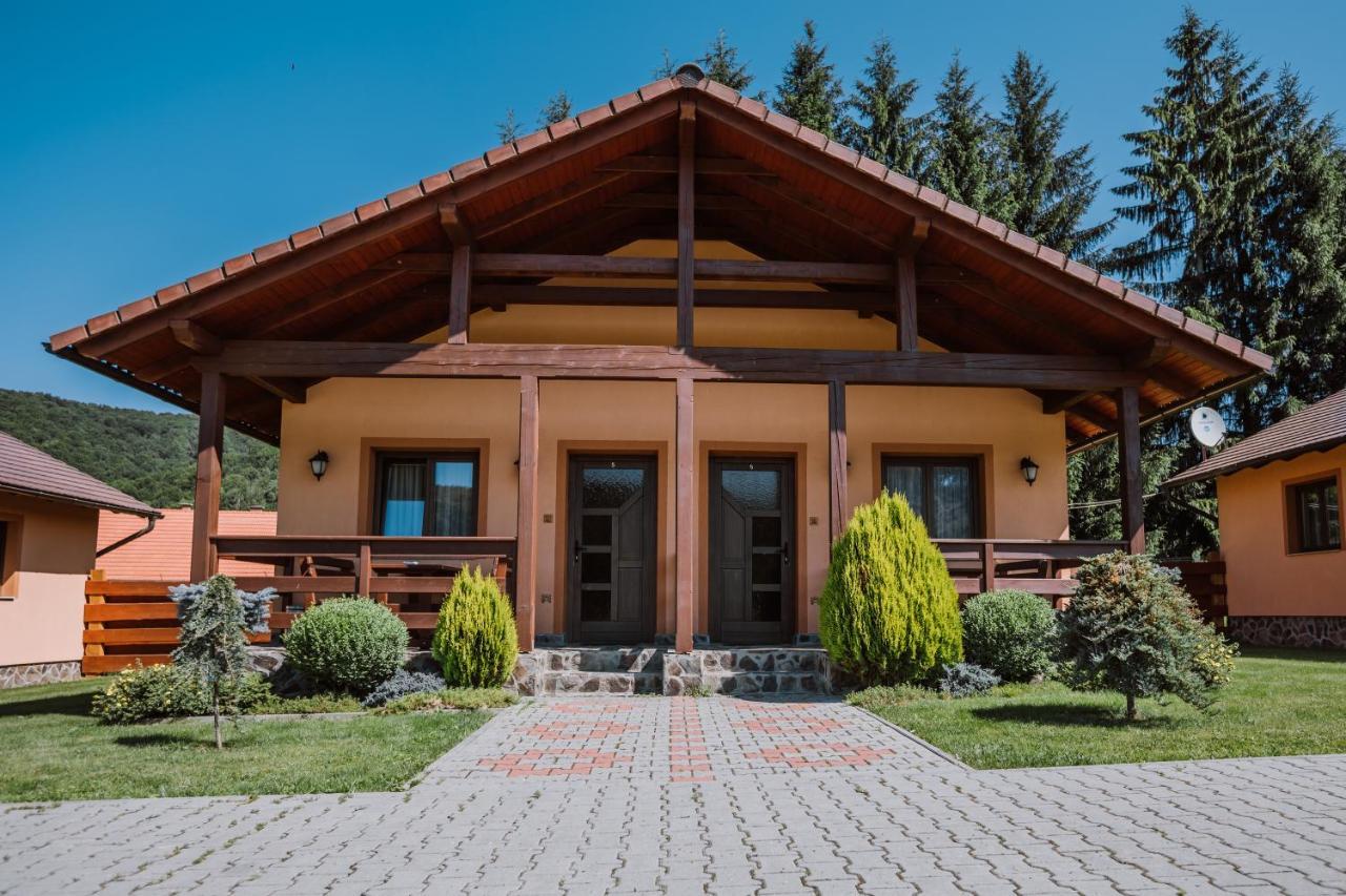 Complex Turistic Han Pescaresc Eremitu Exterior foto