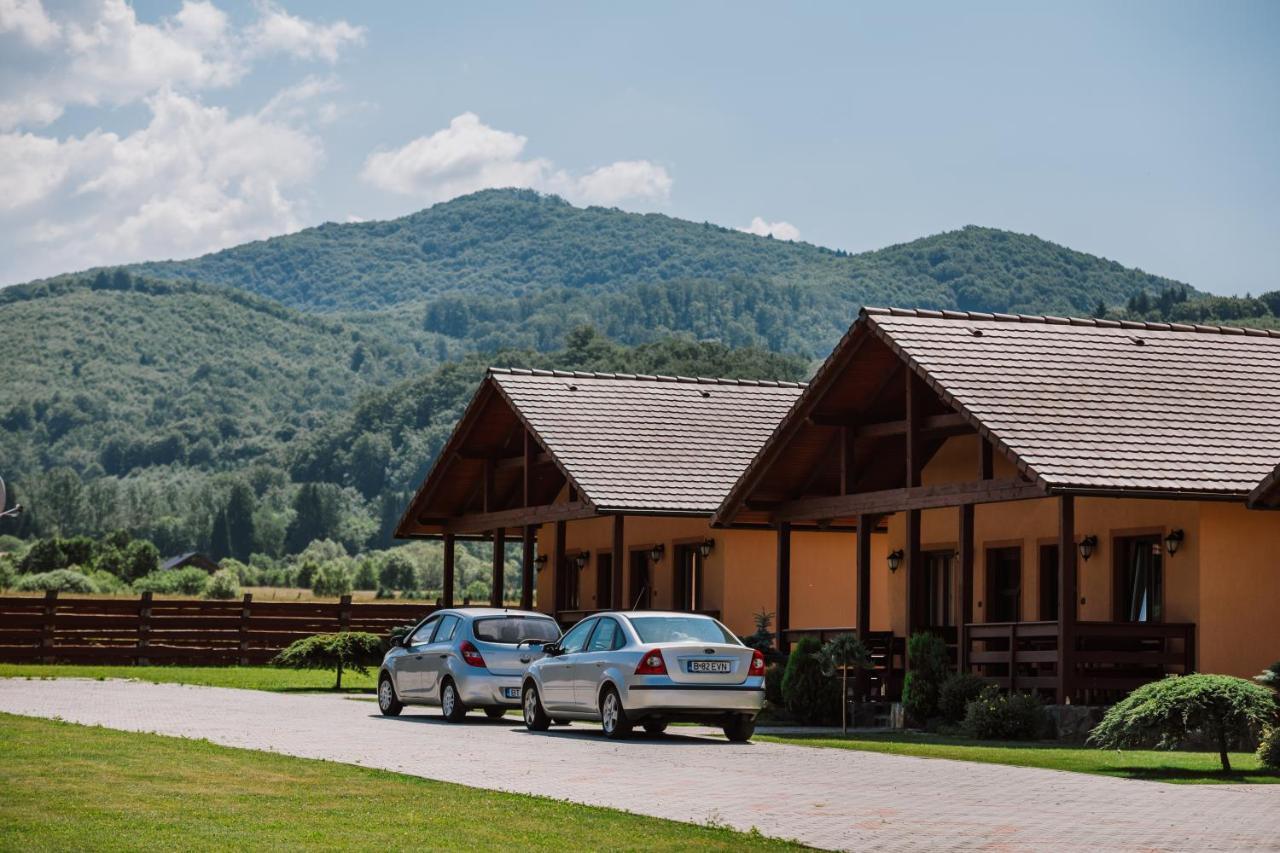 Complex Turistic Han Pescaresc Eremitu Exterior foto